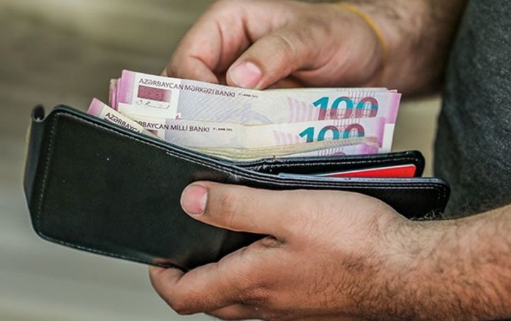 AMB-nin rəhbərliyinin əmək haqqı xərcləri 45 % artıb