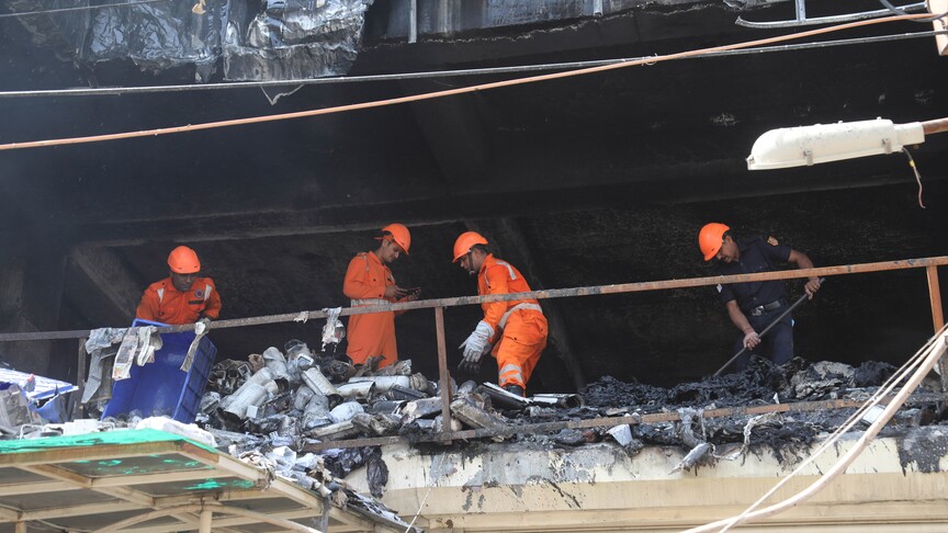 Hindistanda otel yandı, 21 nəfər həlak oldu
