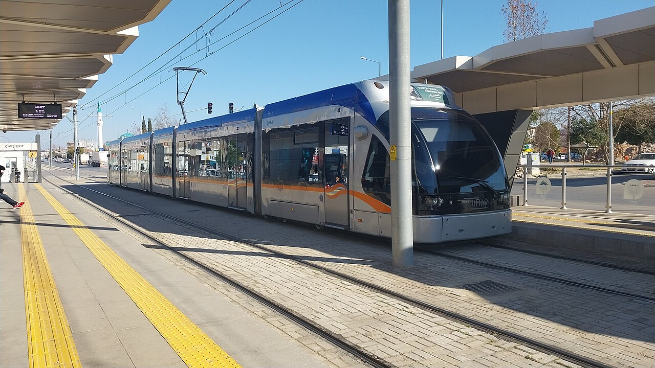 Tramvay xətləri ilə bağlı qanuna dəyişiklik edilir 