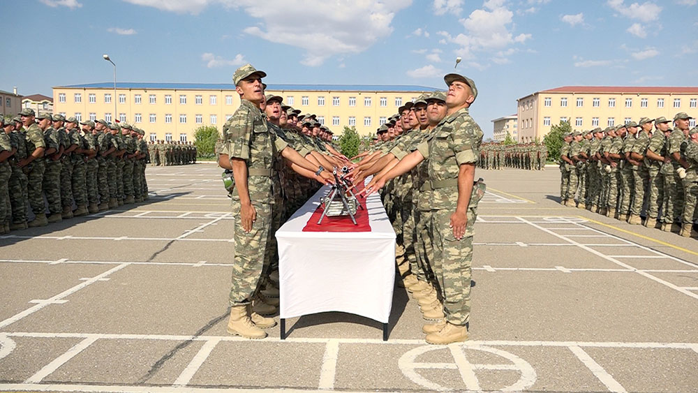 Hərbi xidmətə çağırılan diplomatlar üçün yeni müavinət və imtiyaz müəyyənləşir