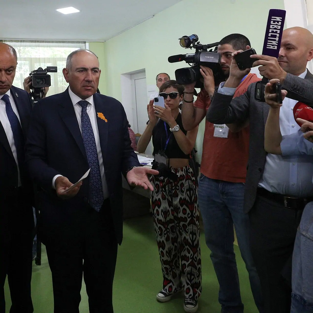 Paşinyan: Ermənistanın Aİ-yə üzvlüyündən danışmaq hələ tezdir