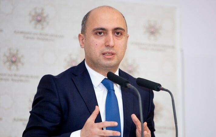 Uşaqlar sosial şəbəkələrdə daha çox vaxt keçirməyə meyillidir – Nazir 