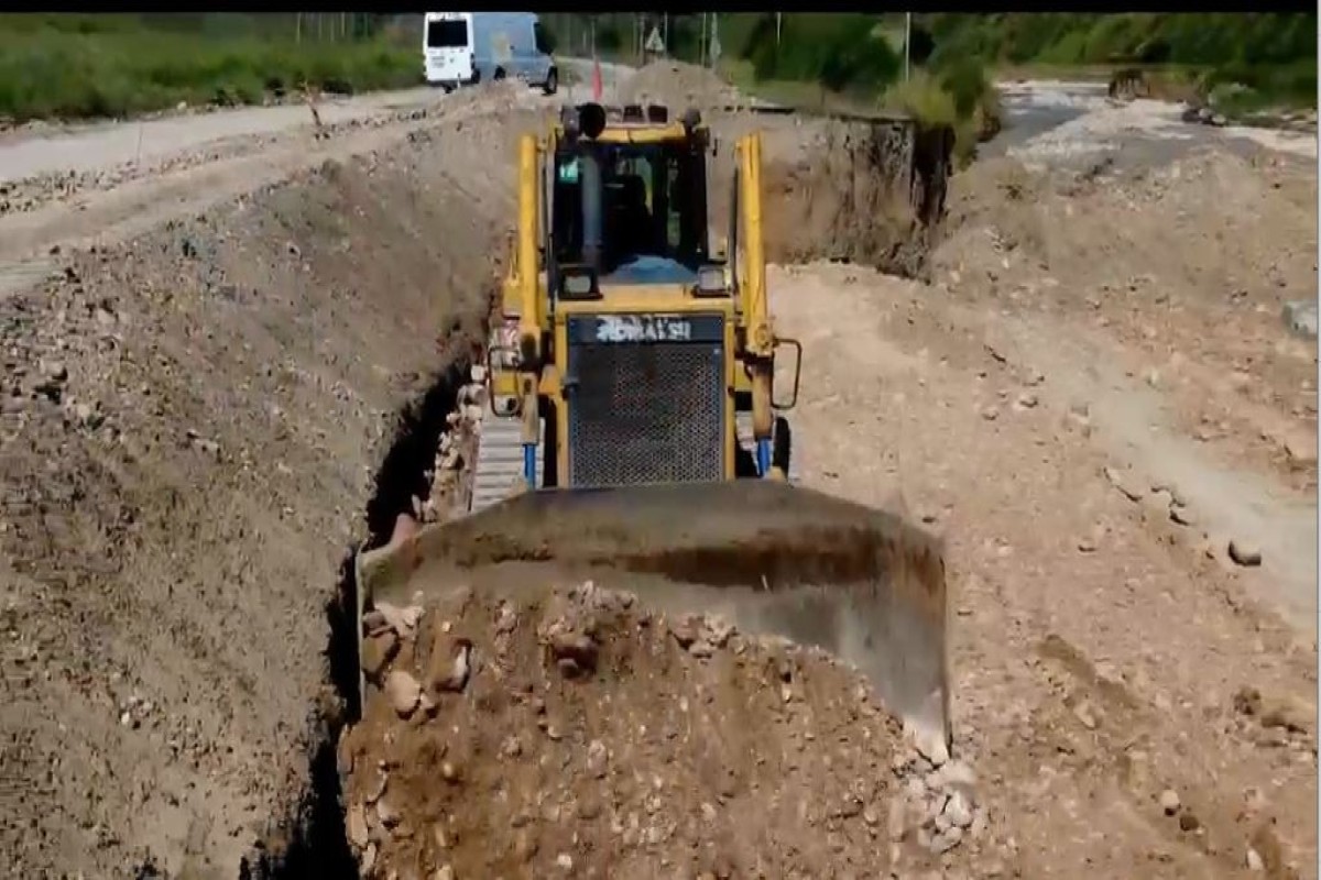 25 avtomobil yolunda infrastrukturun bərpası aparılır - VİDEO