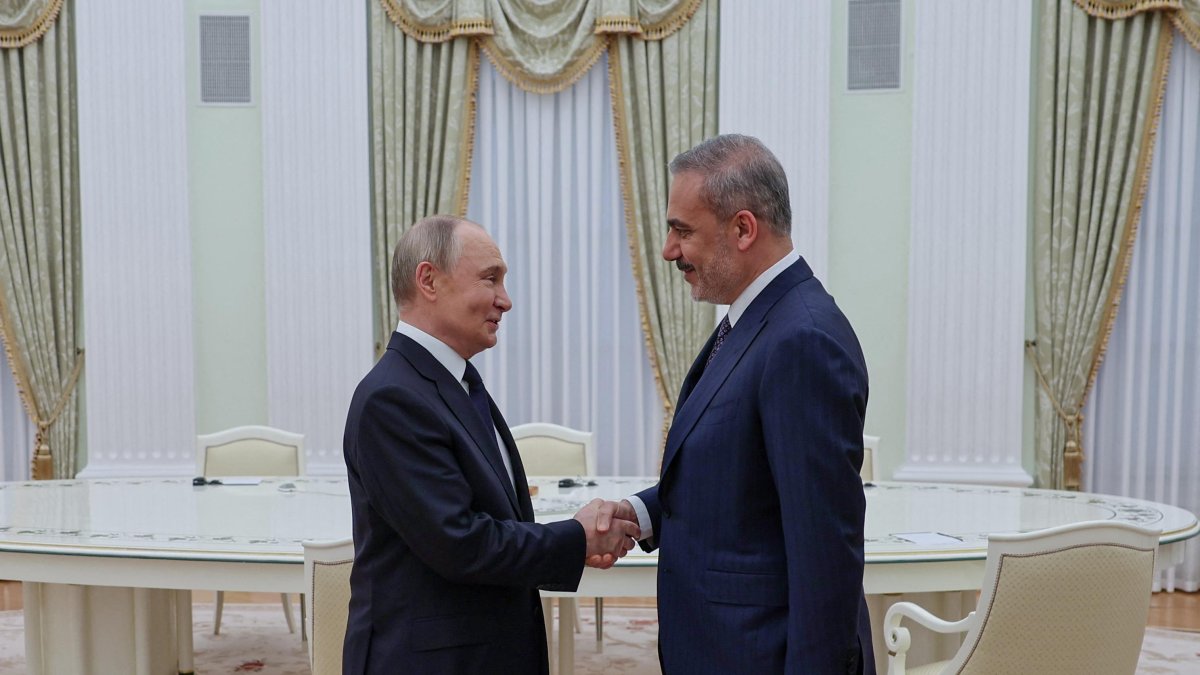 Putin Kazanda Hakan Fidanla görüşəcək
