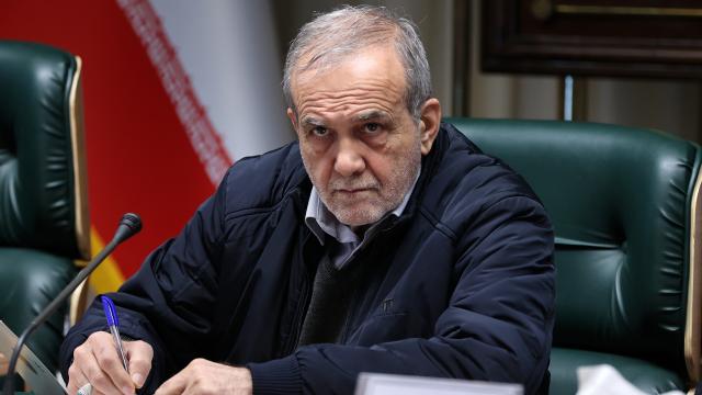 Pezeşkian: Qətərdə bloklanan 6 milyard dollar İrana qaytarılacaq