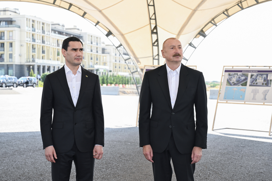 Azərbaycan və Türkmənistan prezidentləri Füzuli şəhərinin dağıdılmış yerlərinə baxıblar - Foto 6