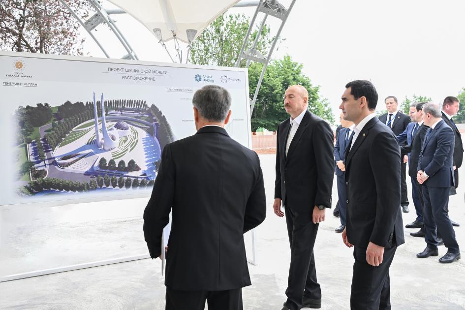 Azərbaycan və Türkmənistan prezidentləri Şuşa məscidində tikinti işlərinin gedişi ilə tanış olublar - Foto 2