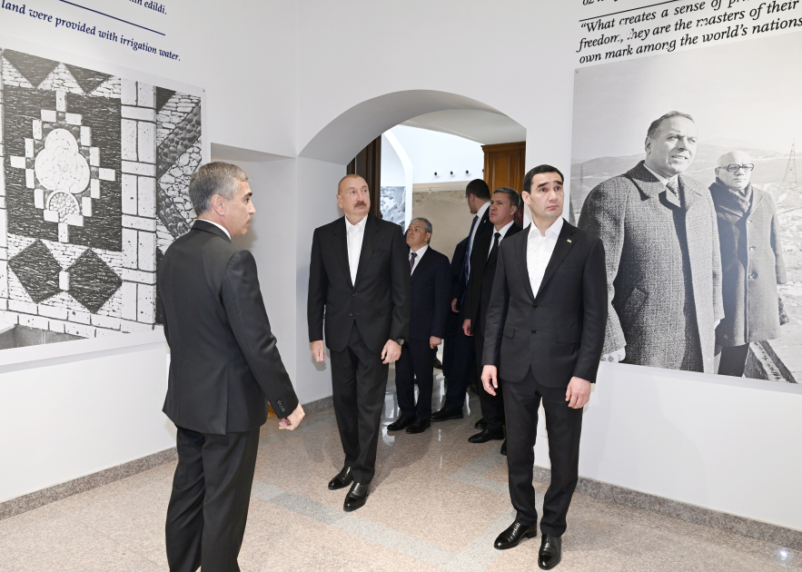 Azərbaycan və Türkmənistan prezidentləri “Heydər Əliyev və Qarabağ” sərgisi ilə tanış olublar - Foto 2