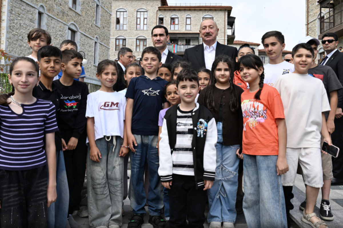 Prezidentin sosial media hesabında Şuşada uşaqlarla görüş barədə paylaşım edilib