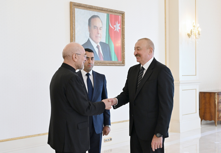 İlham Əliyev İran İslam Şurası Məclisinin sədrinin başçılıq etdiyi nümayəndə heyətini qəbul edib
