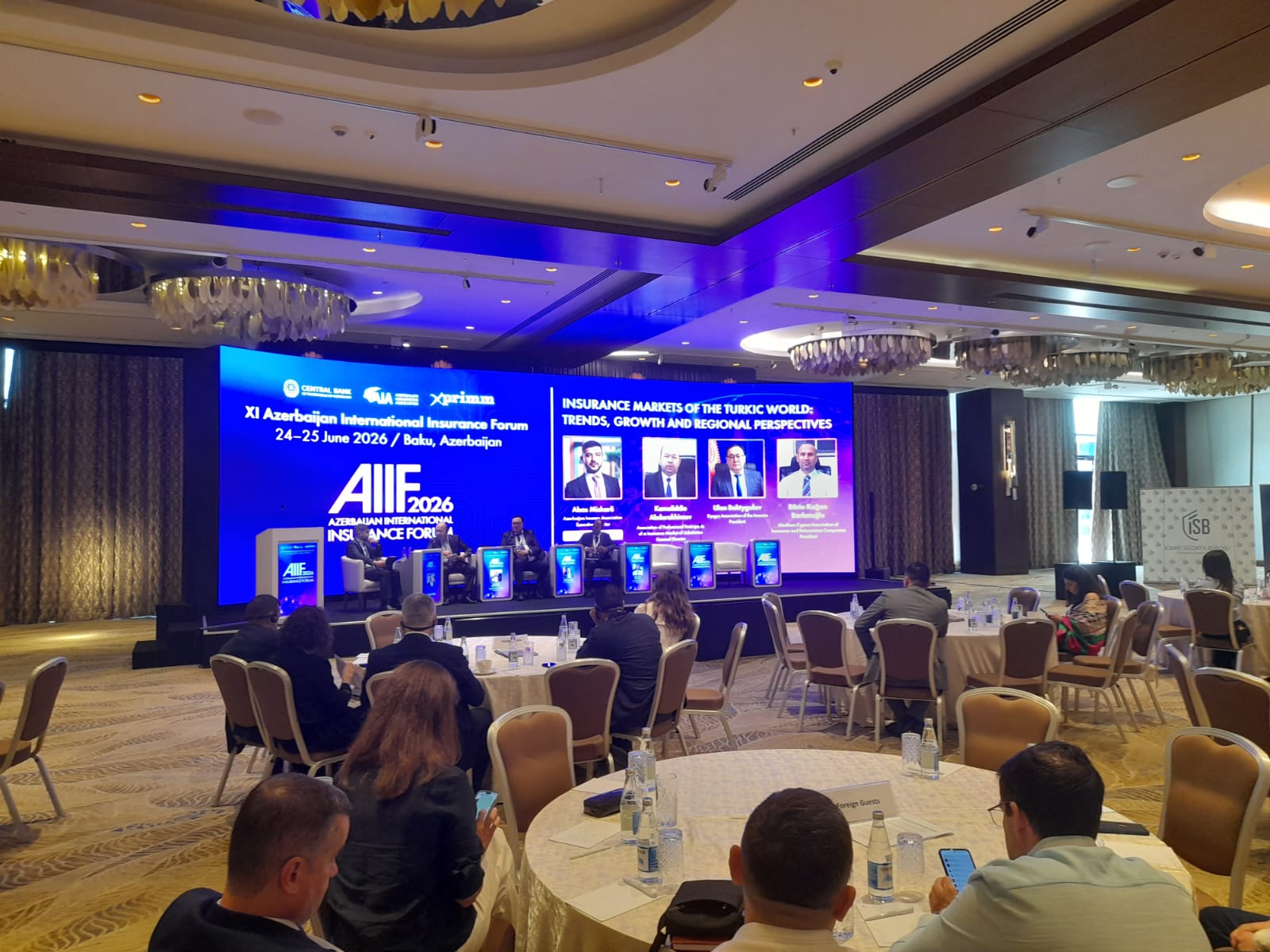 Beynəlxalq Sığorta Forumu çərçivəsində panel müzakirələri keçirilib