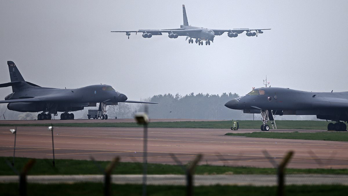 ABŞ Böyük Britaniyadakı ön xətt aviabazasından strateji bombardmançıları çıxarmağa başlayıb