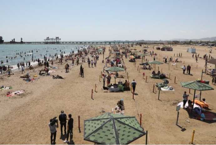Yağışlı hava dənizkənarı turizm obyektlərinin işini çətinləşdirib, gəlirlər aşağı düşüb - AÇIQLAMA