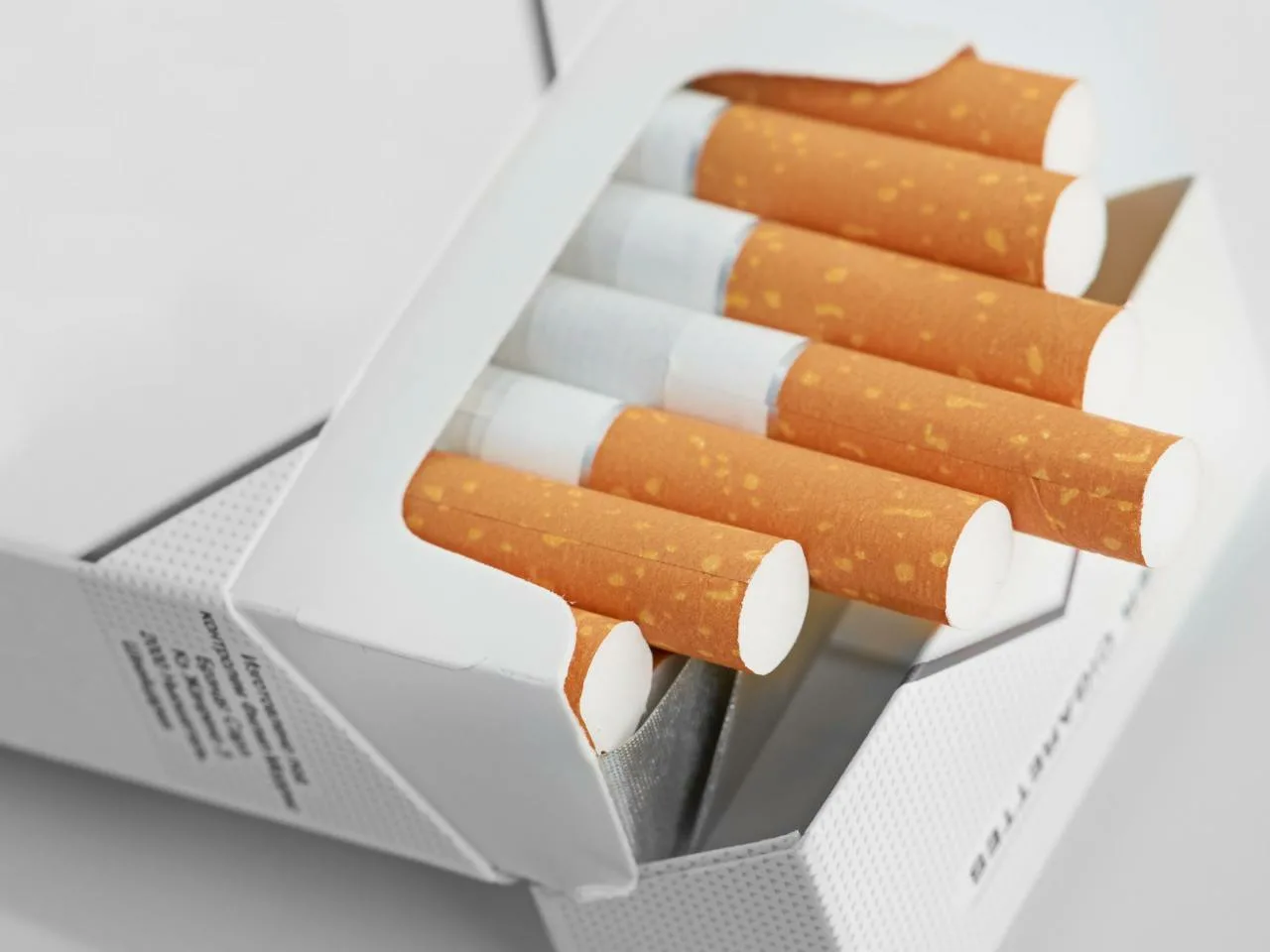 Məşhur tütün istehsalçısı işçi qüvvəsini 20% azaldacaq