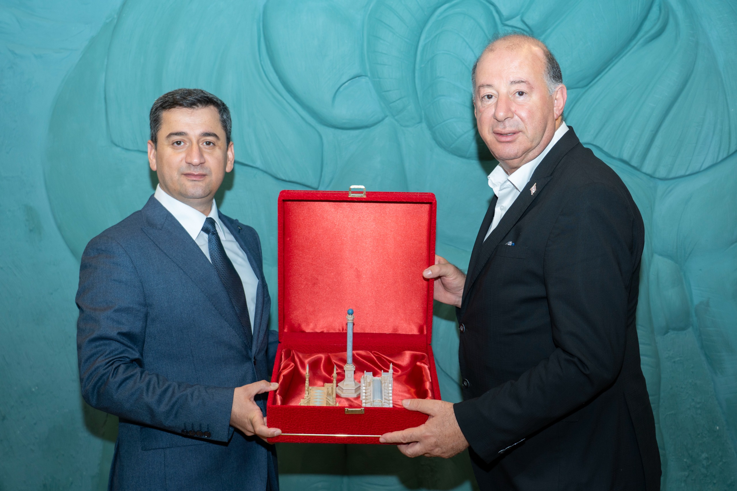 İCMA və “Marsol Group”un təşkilatçılığı ilə Şimali Kiprin səhiyyə naziri ilə görüş keçirilib - FOTO - Foto 2