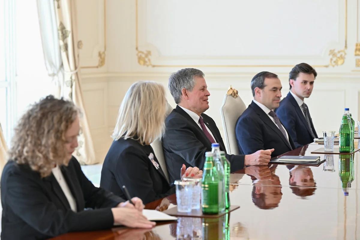 İlham Əliyev ABŞ Senatının Xarici Əlaqələr Komitəsinin üzvünü qəbul edib - Foto 6