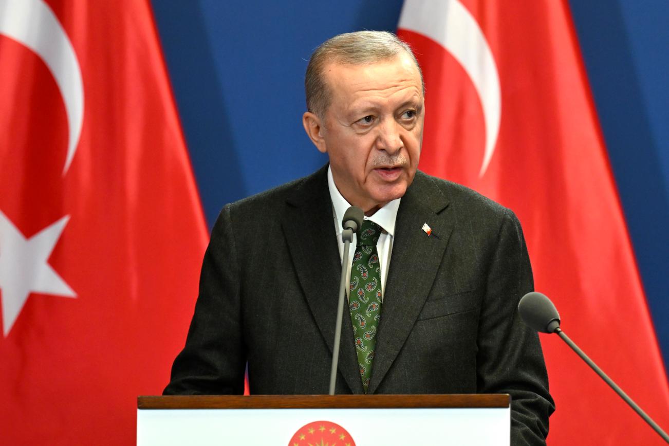 Ərdoğan: Türkiyə Ukraynada sülh yolu ilə həllin əldə edilməsi üçün səy göstərir