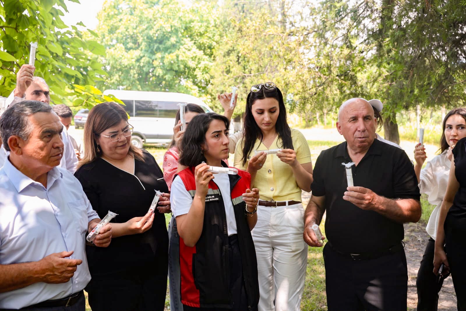 Ağaclardakı zərərvericiləri məhv etmək üçün Samuray arılarından istifadəyə başlanılıb - FOTO - Foto 6