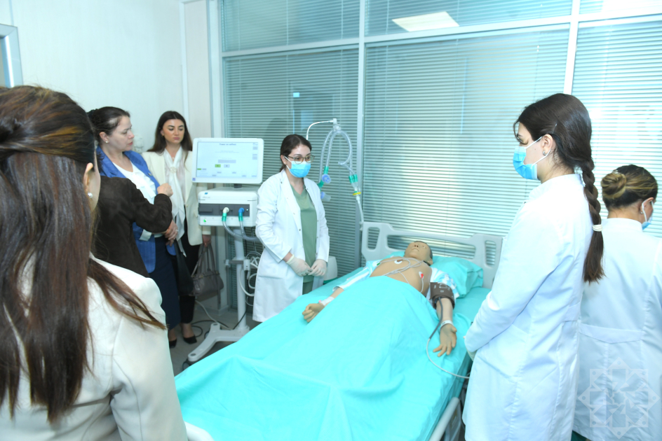 Tibbi Tədris-Simulyasiya Mərkəzinin açılışı olub - FOTO - Foto 8