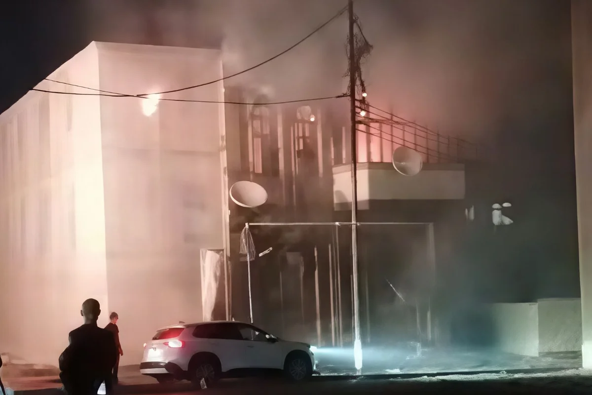 Yasamalda ikimərtəbəli fərdi yaşayış evində yanğın olub