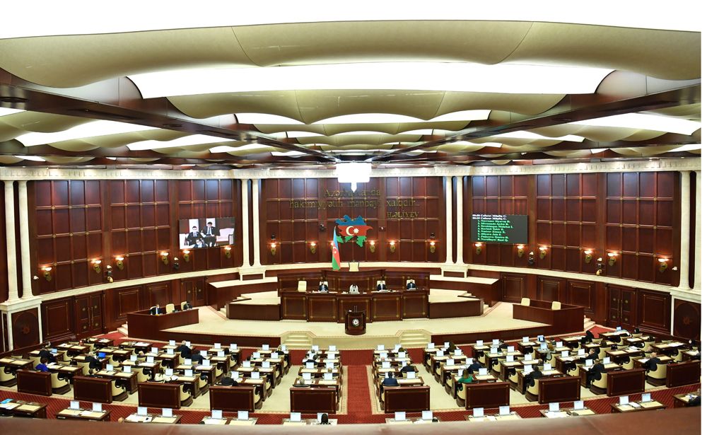 Deputatlar bu gün 22 məsələ barədə qərar verəcək