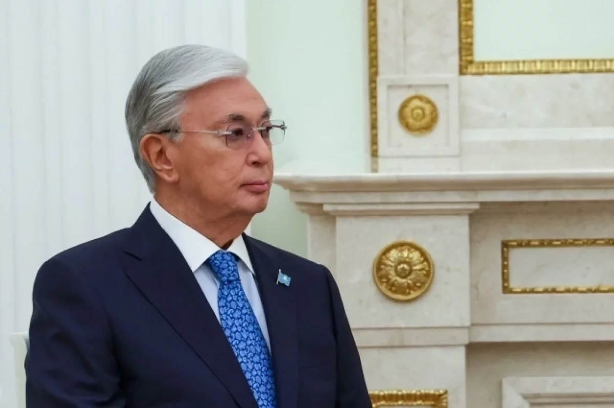 Tokayev Trampı Qazaxıstana dəvət edib