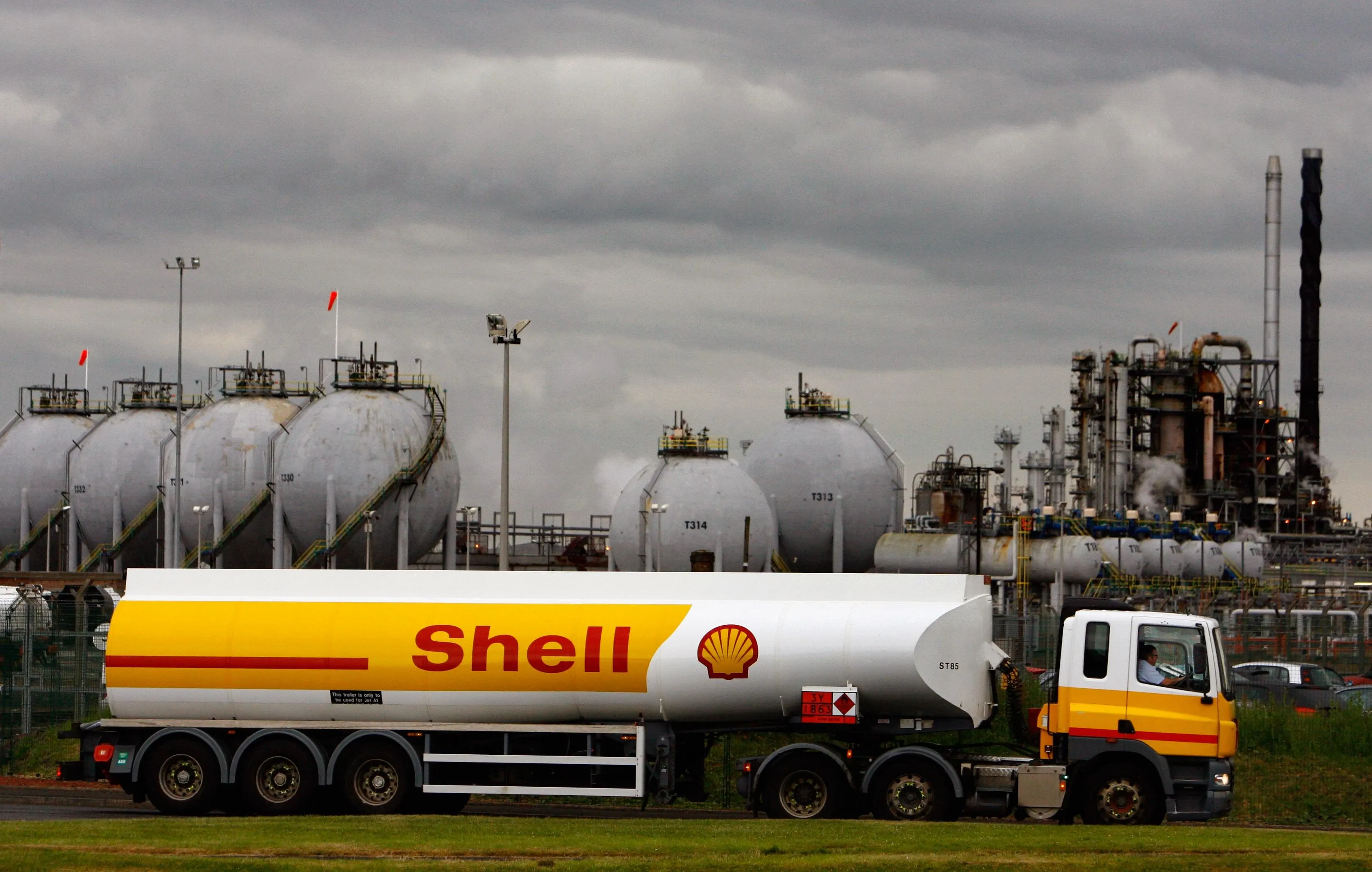 Məşhur neft şirkəti yaşıl enerji biznesini 1,8 milyard dollara satdı