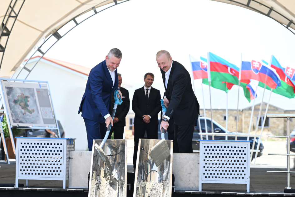 Azərbaycan və Slovakiya prezidentləri Ağdamın Baş Qərvənd kəndində görülən işlərlə tanış olublar - Foto 4