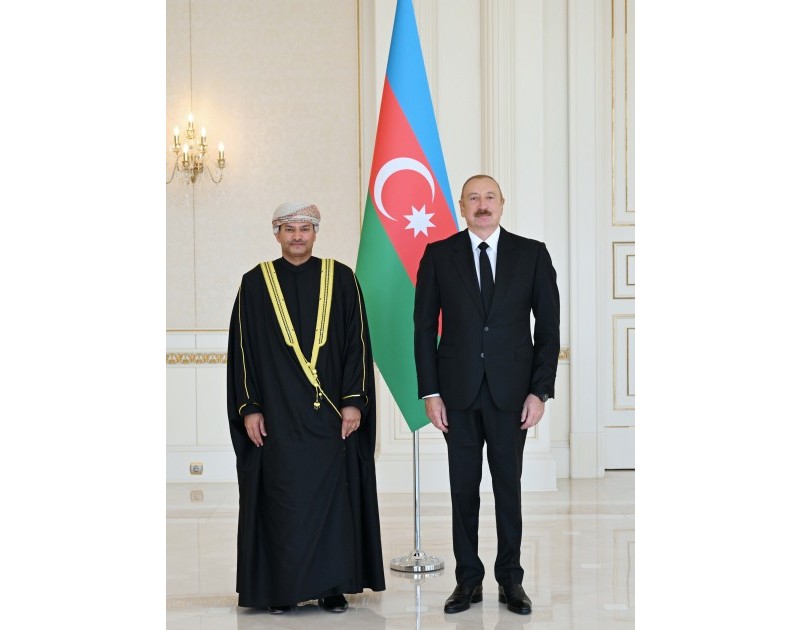İlham Əliyev Omanın yeni səfirinin etimadnaməsini qəbul edib - Foto 2