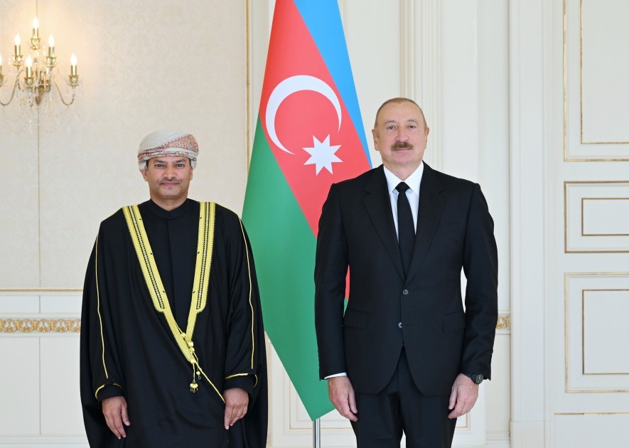 İlham Əliyev Omanın yeni səfirinin etimadnaməsini qəbul edib - Foto 3