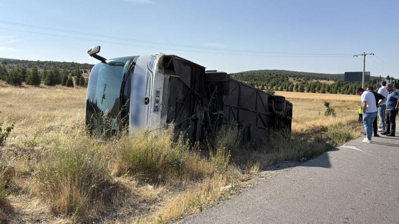 Türkiyədə sərnişin avtobusu qəzaya düşdü, xəsarət alanlar var