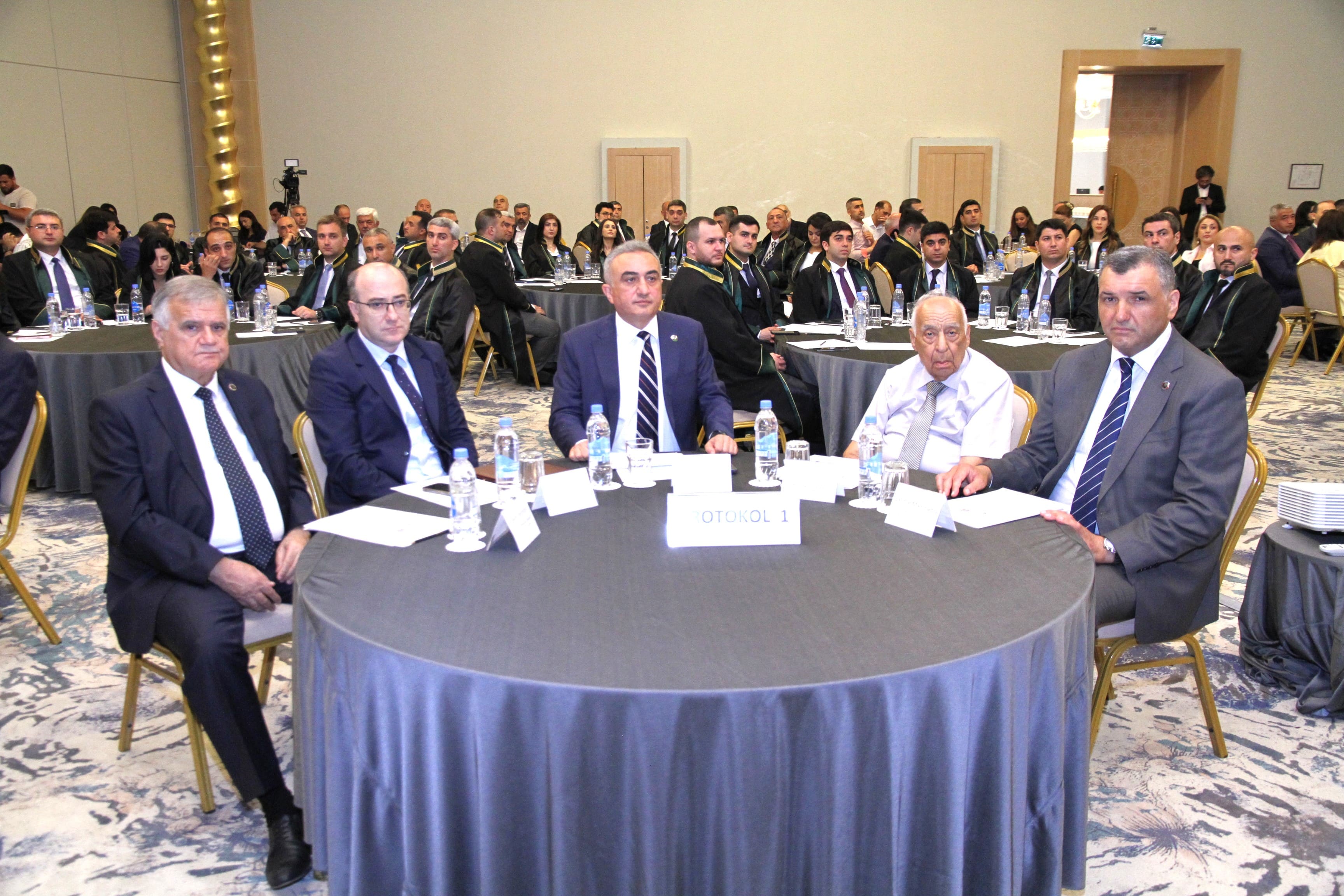 Azərbaycanda vəkillərin sayı 3000-i ötüb - Foto 2