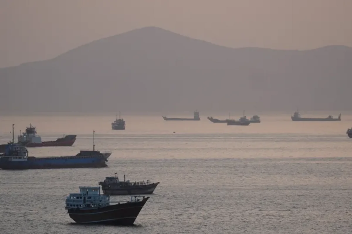 SEPAH Hörmüz boğazından keçmək istəyən gəmiləri dayandırıb
