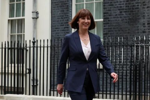 Böyük Britaniyanın maliyyə naziri vəzifəsindən ayrılıb