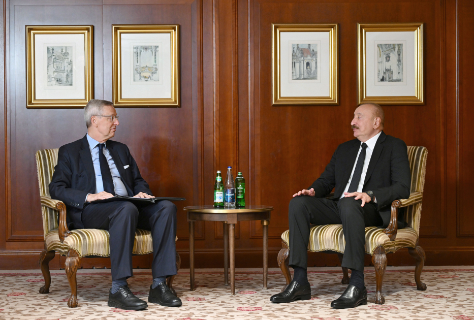 Prezident İlham Əliyev Almaniya İqtisadiyyatının Şərq Komitəsinin sədri Mixael Harms ilə görüşüb - FOTO