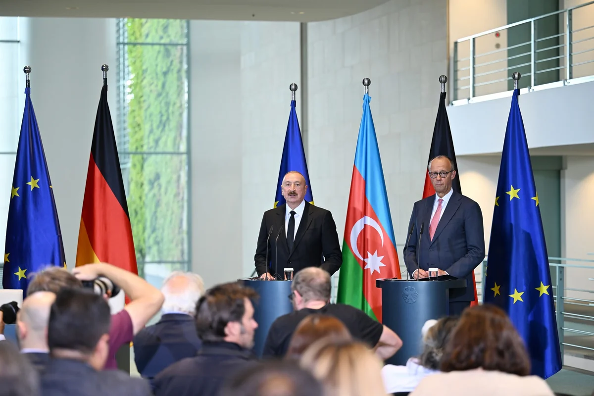 İlham Əliyev və Federal Kansler Fridrix Merts mətbuata bəyanatlarla çıxış ediblər - YENİLƏNİB - 2