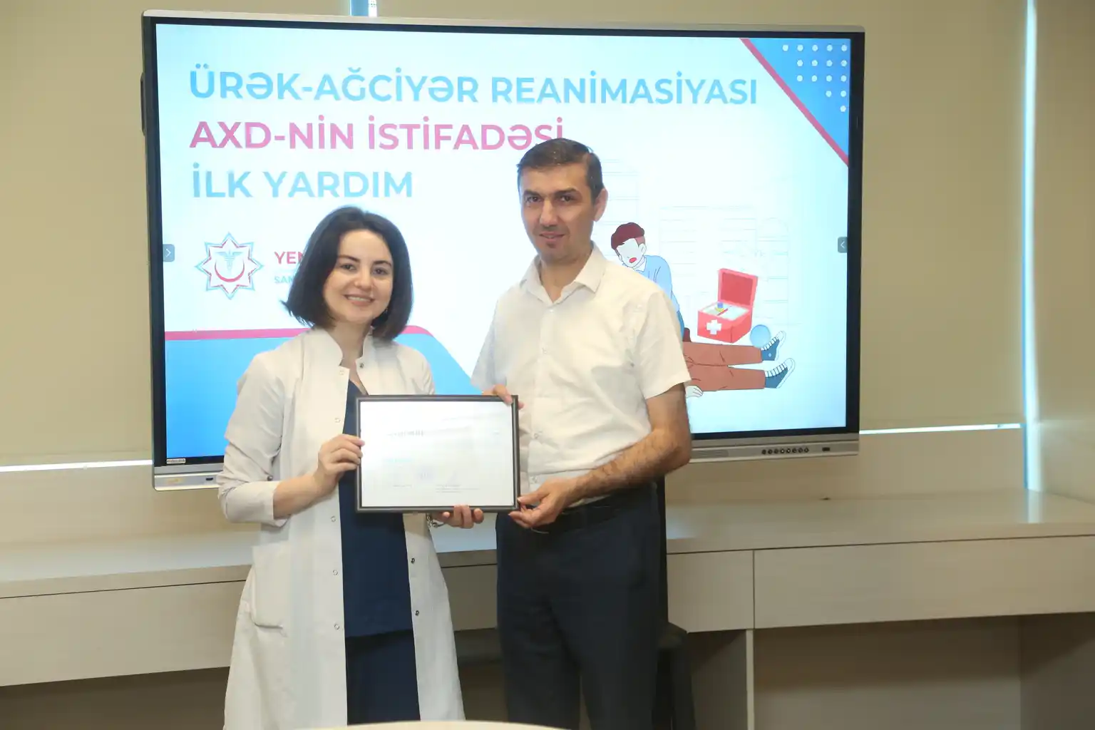 Media nümayəndələri üçün ilk yardım üzrə simulyasiya təlimləri keçirilib - FOTO - Foto 2