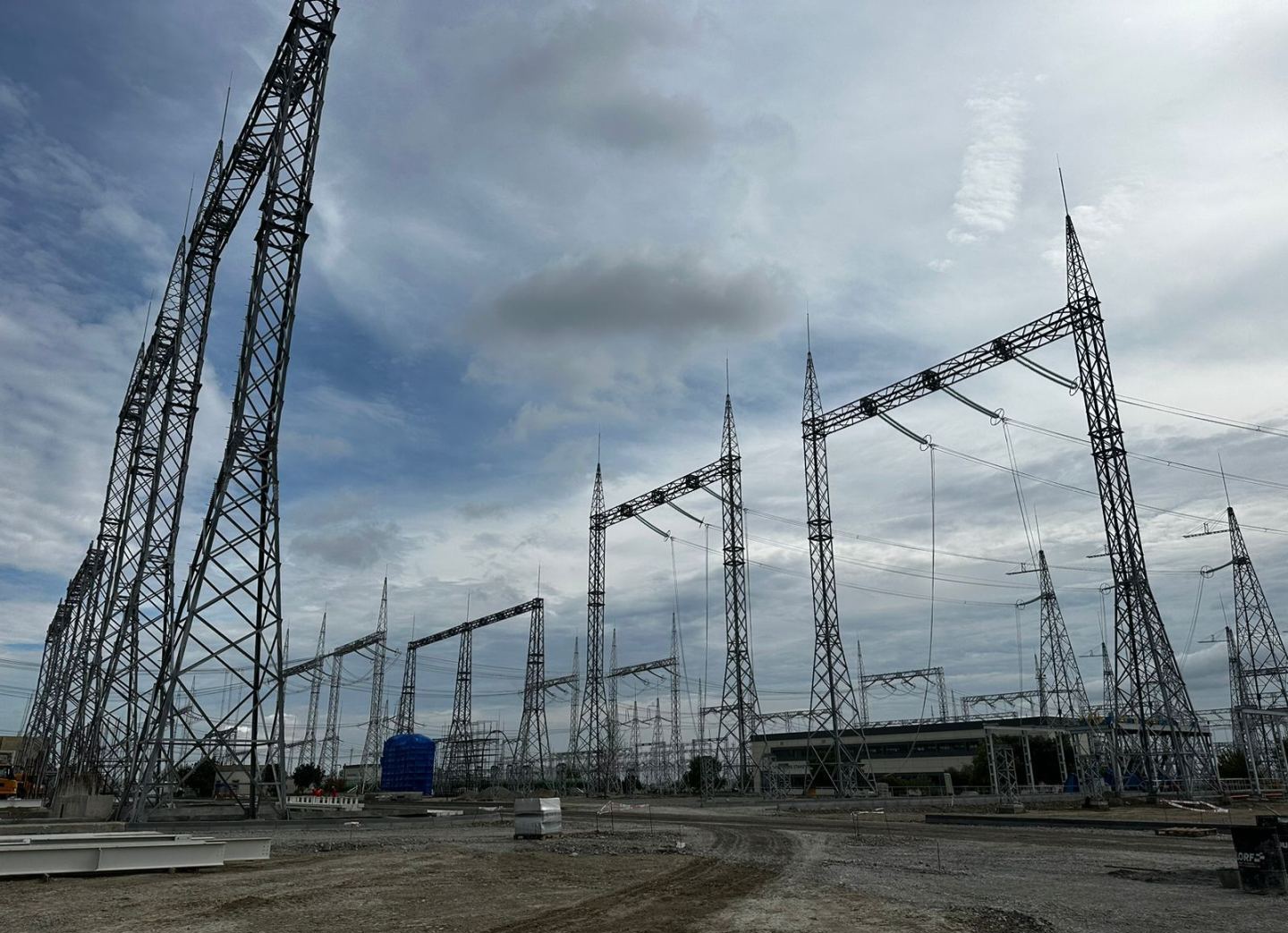 İran Azərbaycandan elektrik enerjisi idxalını artırıb