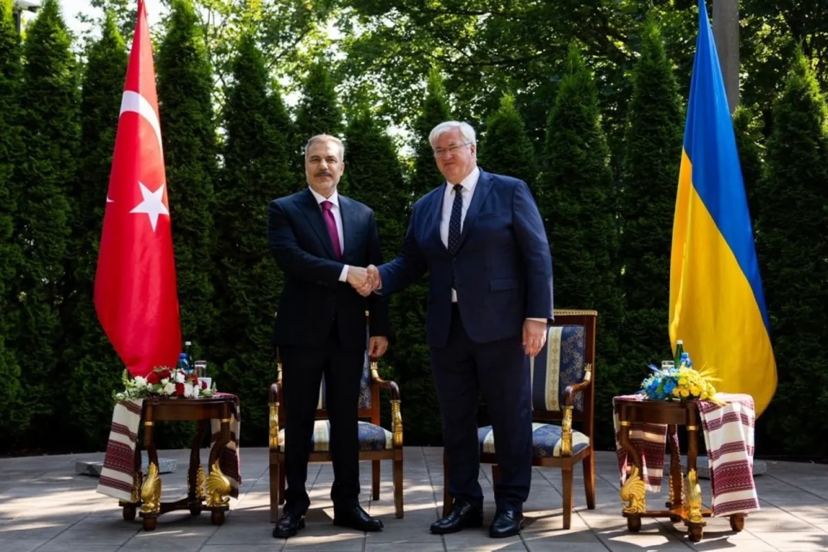 Hakan Fidan ukraynalı həmkarı ilə Rusiya-Ukrayna müharibəsini müzakirə edib