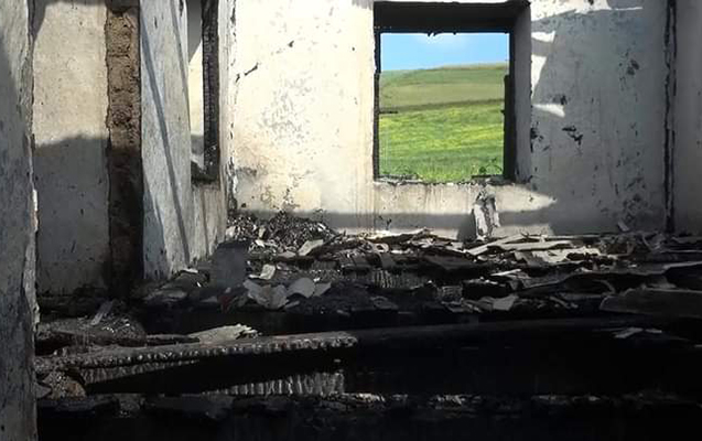 Cəlilabadda ev tamamilə yanıb 
