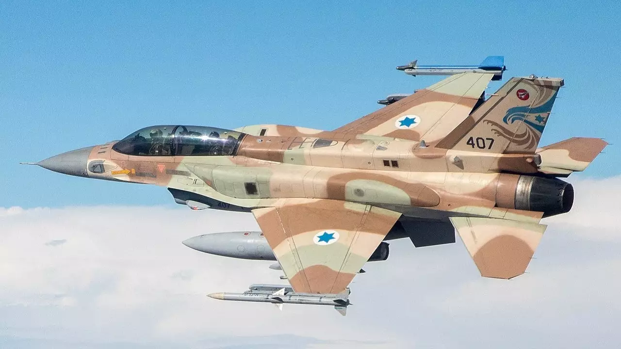 İsrail aviasiyası Suriyanın tank bazasını hədəfə alıb