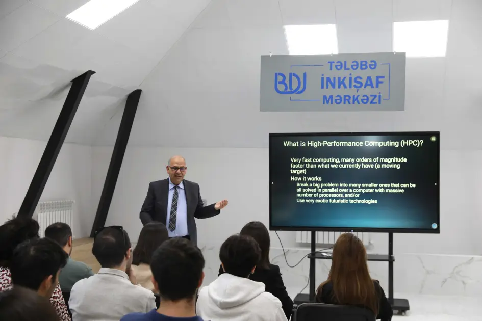 Məşhur professor azərbaycanlı tələbələr üçün seminar keçirib