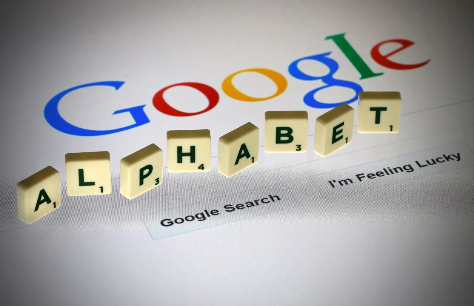 "Alphabet"in gəliri rekord səviyyəyə çatdı