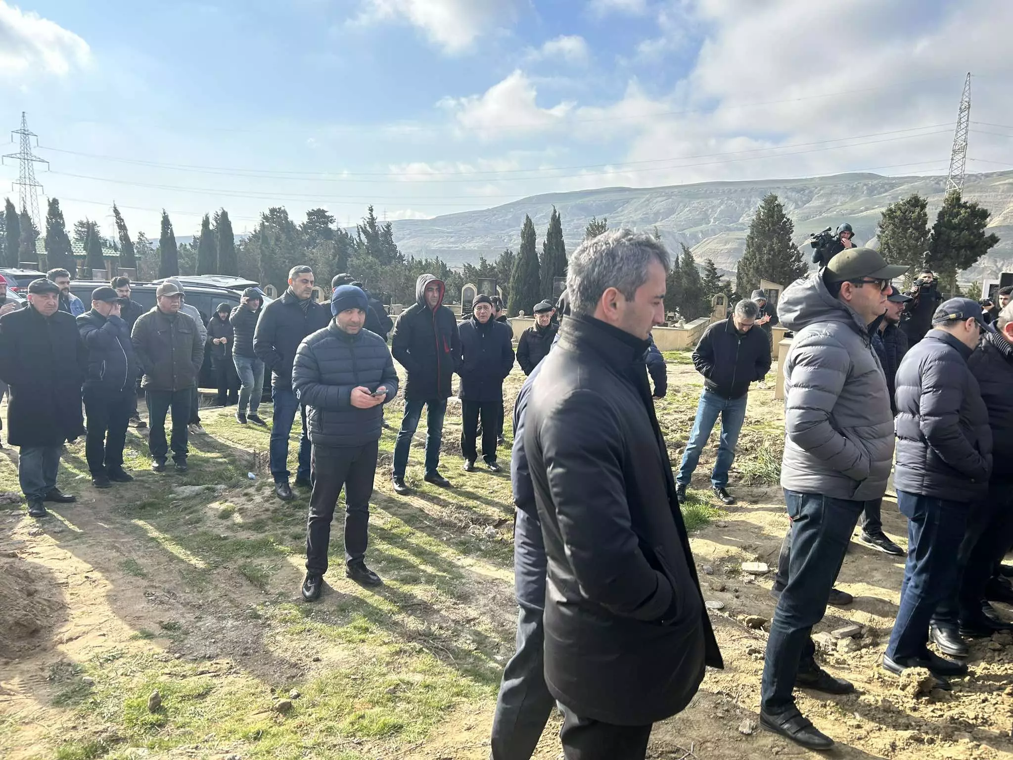 Aktyor Azər Baxşəliyev dəfn edilib - YENİLƏNİB