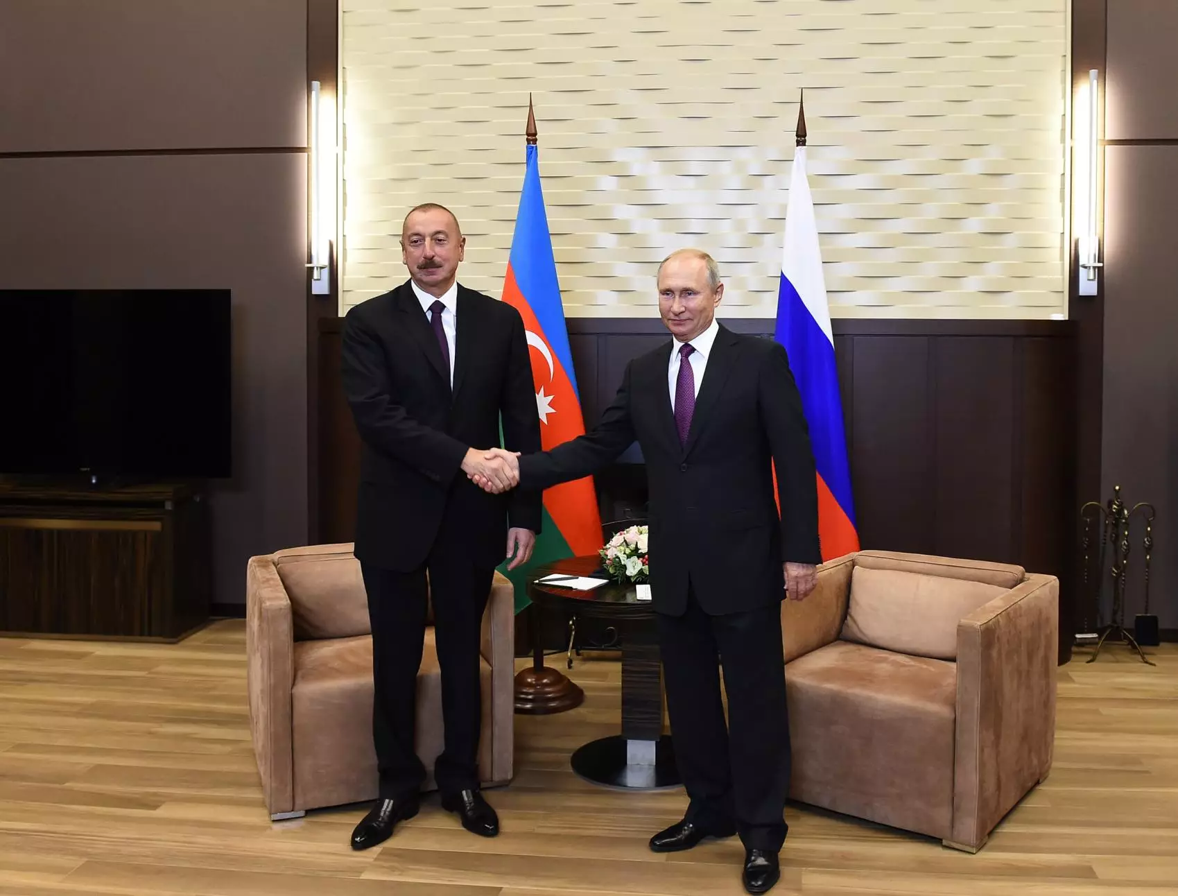 Vladimir Putin İlham Əliyevə zəng edib