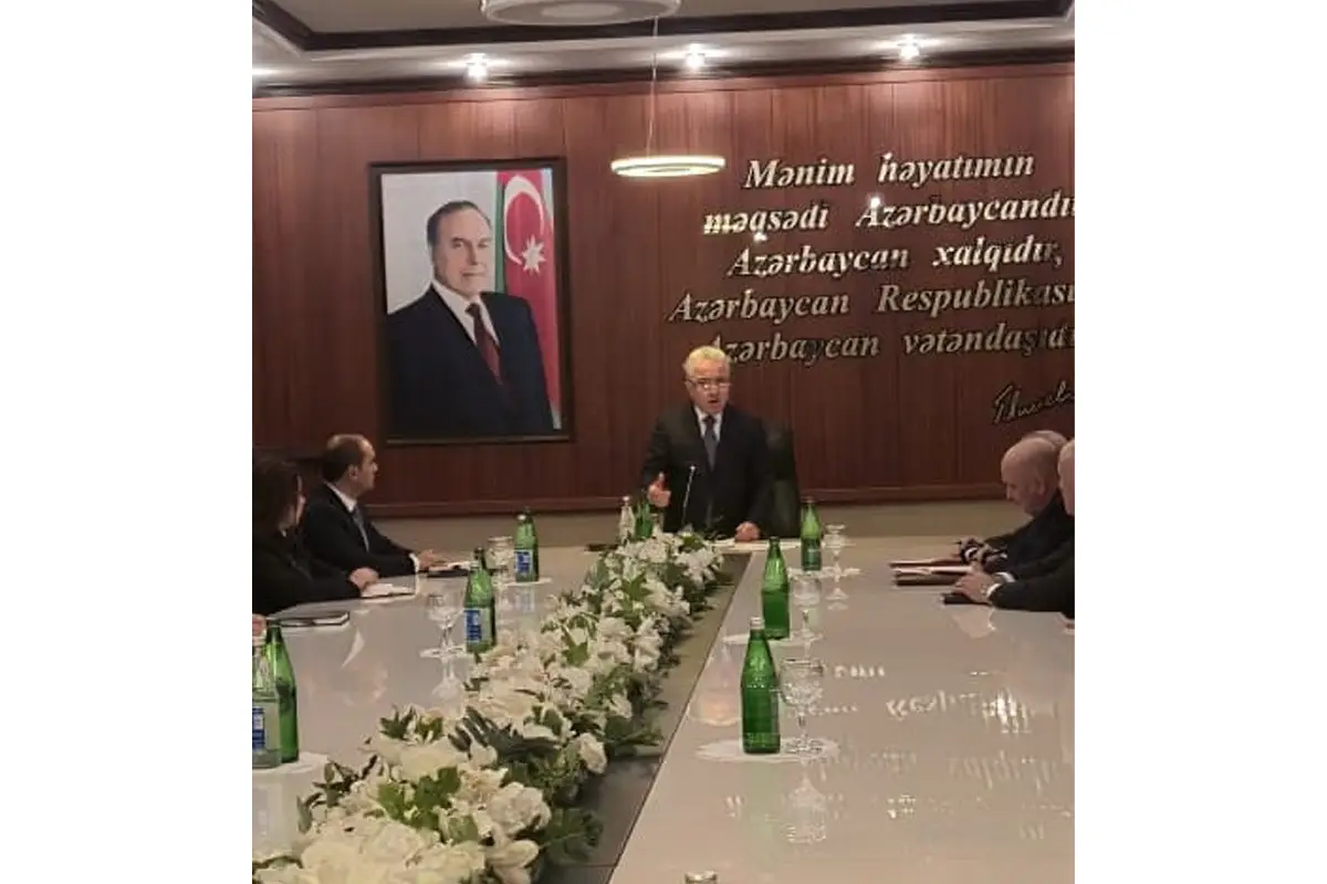 Nəsimi Rayon İcra Hakimiyyətinin yeni başçısı kollektivə təqdim olundu