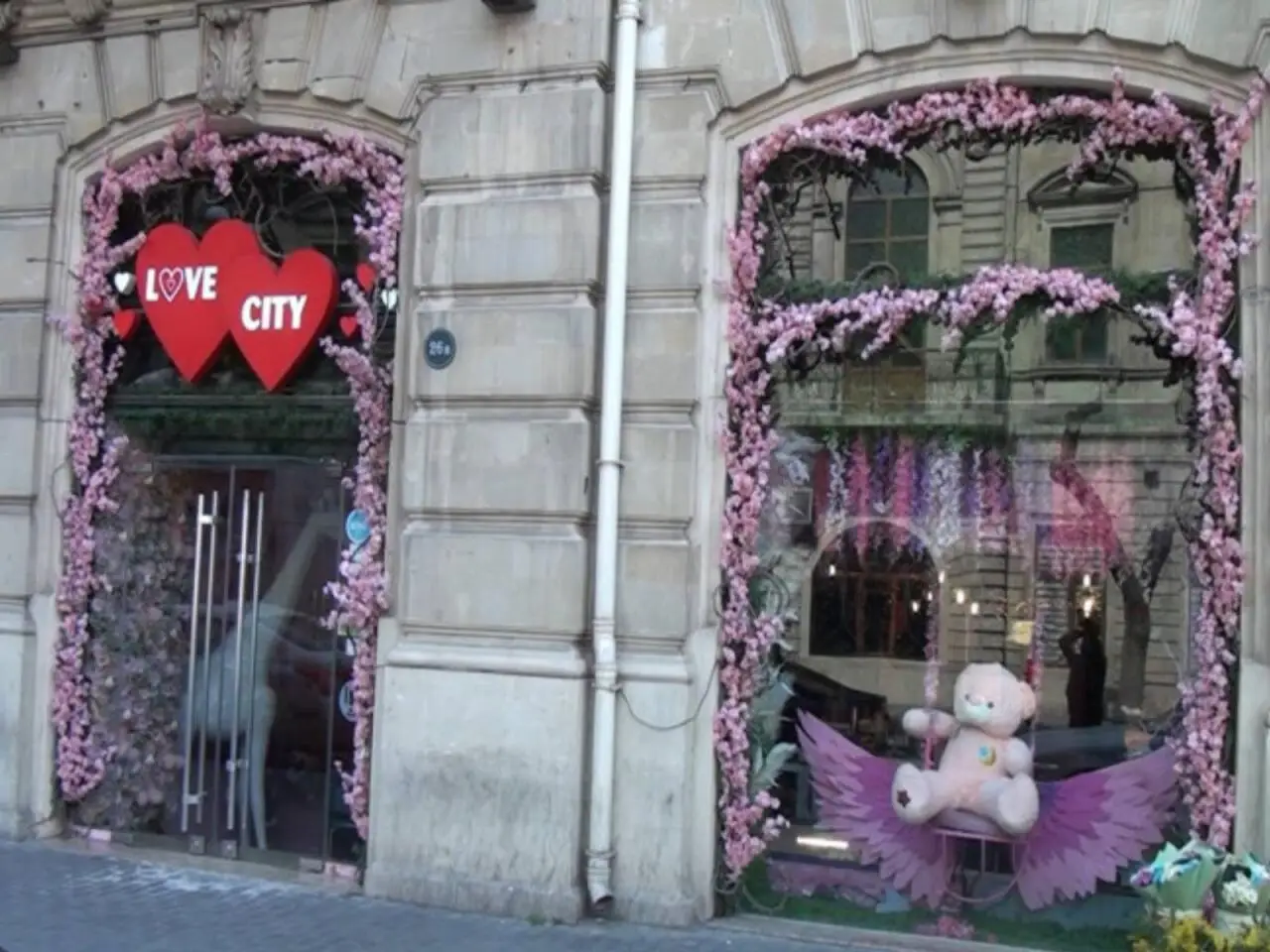 "Love city"də 72 manat servis haqqı aldılar - FOTO