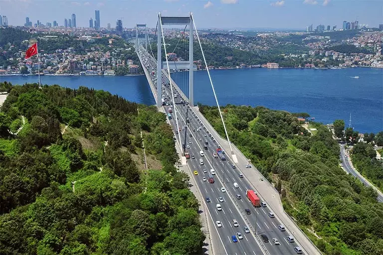 Boğaziçi müvəqqəti olaraq nəqliyyata bağlanıb