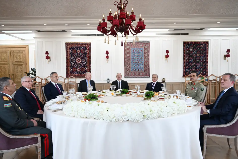 Azərbaycan, Türkiyə və Pakistan liderləri birgə nahar edib