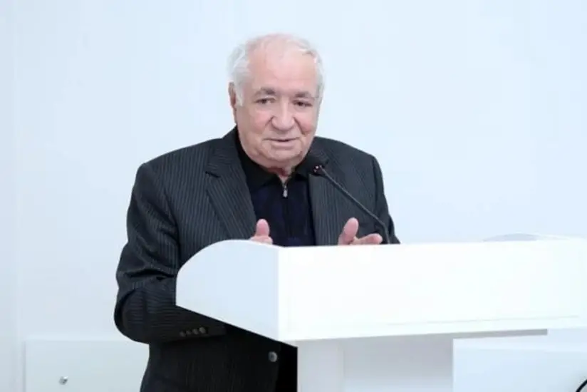 İlham Əliyev Xalq şairi Vahid Əzizi "Şərəf" ordeni ilə təltif edib